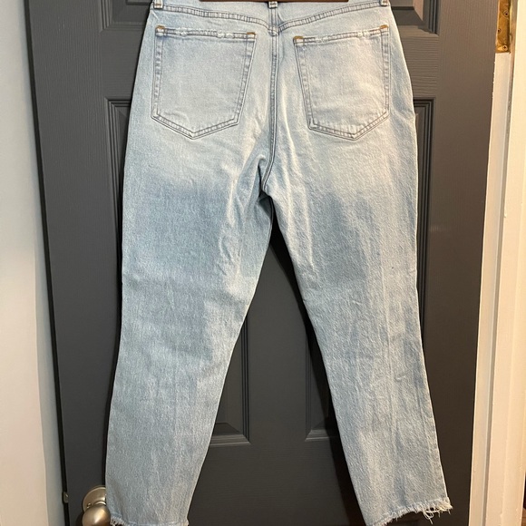 High Rise Mom Jeans - Picture 7 of 9